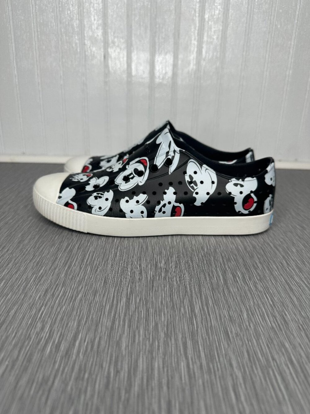 New Native Unisex Disney Mickey Mouse Women Size 9 Men Size 7 Shoes